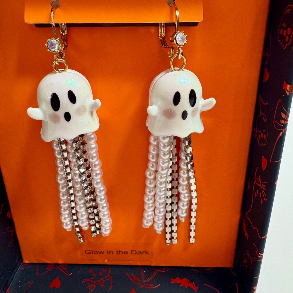 NWT. Betsey Johnson ghost fringe dangle earrings faux crystals glow-in-the-dark